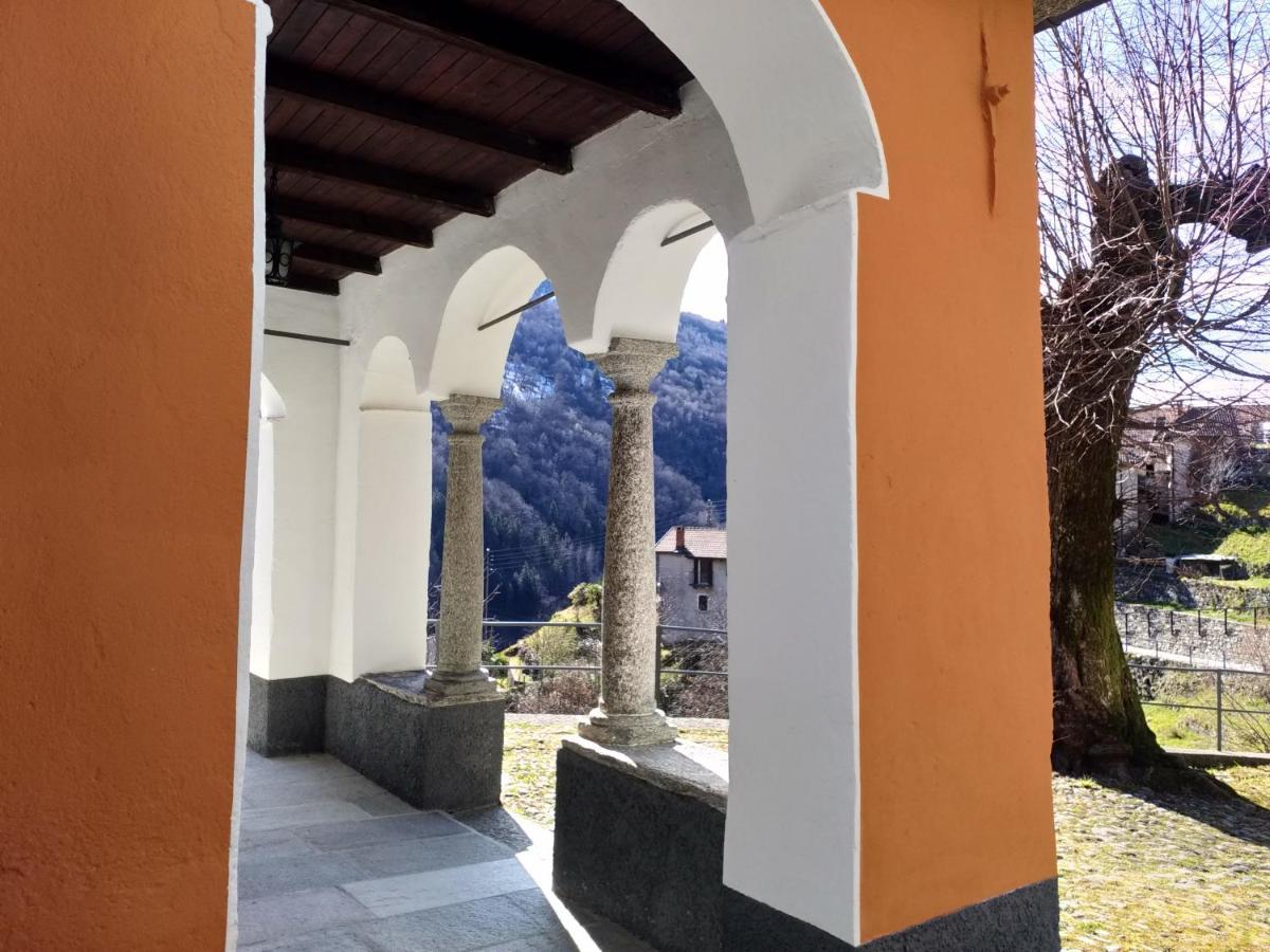 イントラーニャ Rustico "Casa Di Sasso"ヴィラ エクステリア 写真